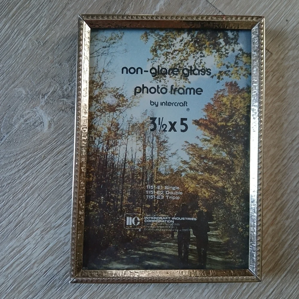 Vintage 60's Intercraft Photo Frame Gold Tone Metal Decor Easel MCM - 3.5 x 5